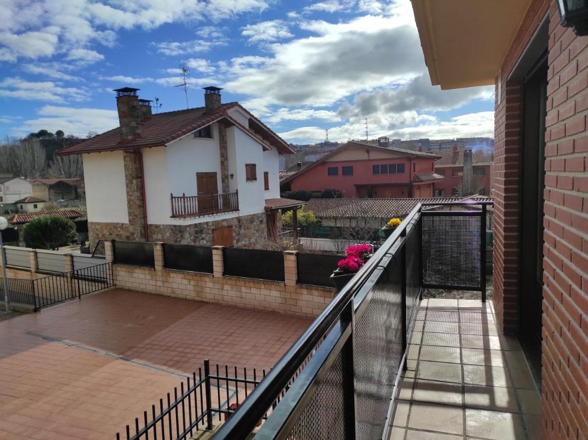 En El Corazon Del Barrio De La Estacion Villa Haro Exterior photo